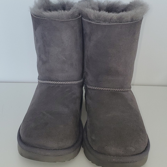 UGG Boots - Picture 1 of 4